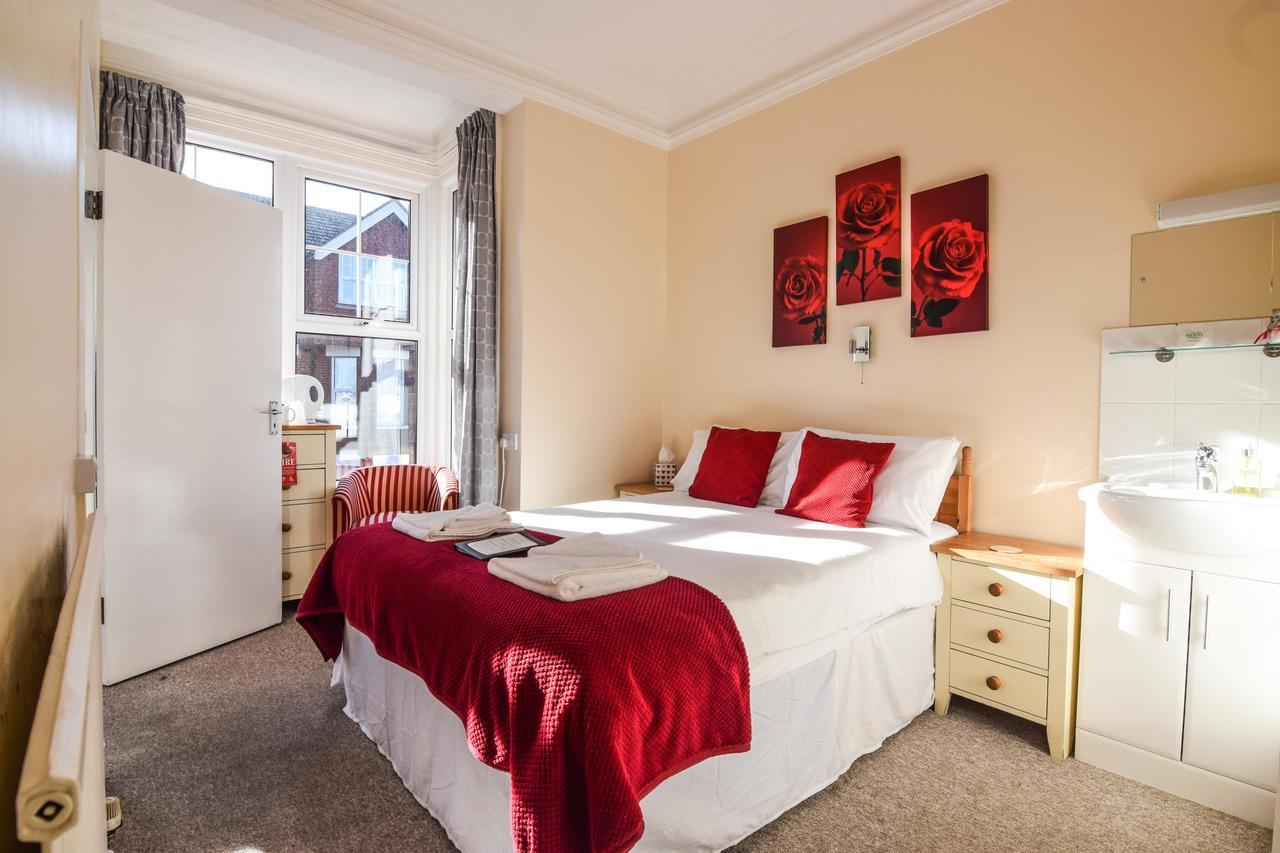 Bed and Breakfast Eastbourne Reymar Esterno foto