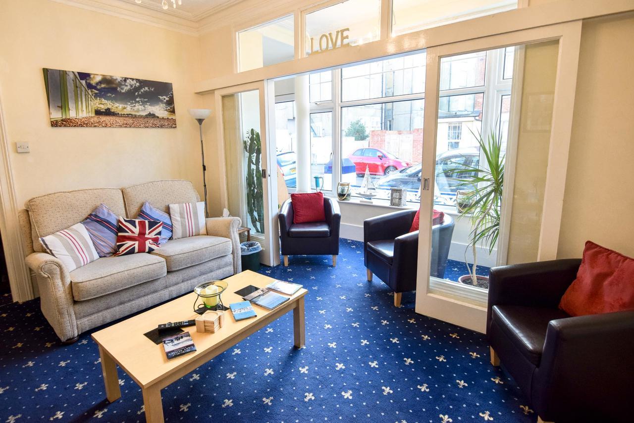 Bed and Breakfast Eastbourne Reymar Esterno foto