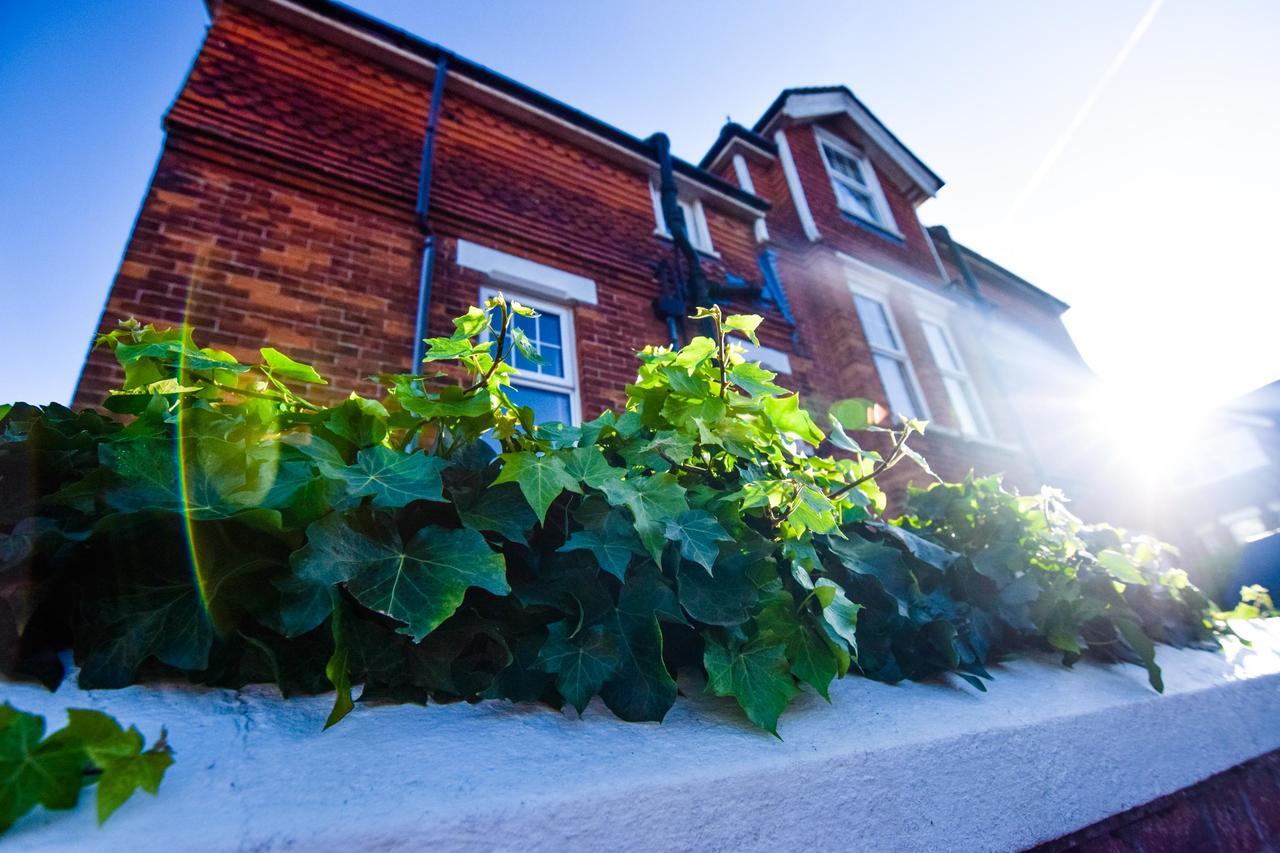 Bed and Breakfast Eastbourne Reymar Esterno foto